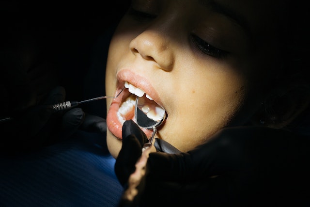 Ilustrasi dokter gigi terdekat